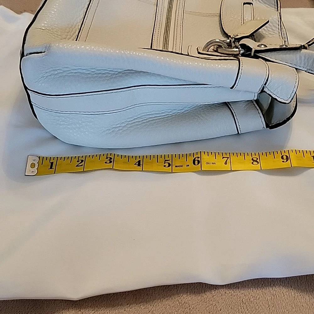 Authentic Coach handbag - Picture 13 of 14